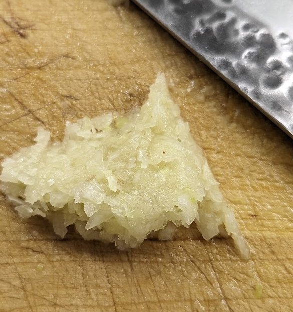 pasting garlic